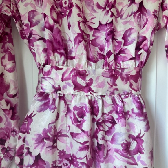 Morgan Taylor intimates Floral Satin Robe - Picture 4 of 6